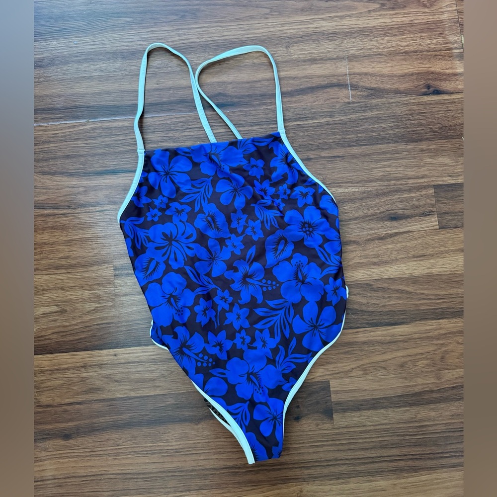 Acacia One Piece